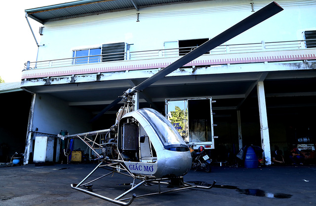 Khảo sát trực thăng tự chế của kỹ sư “hai lúa” ở Bình Dương